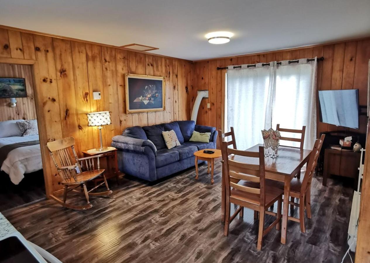 Knotty Pine Cottages, Suites & Motel Rooms Ingonish Ngoại thất bức ảnh