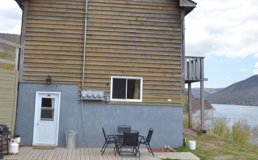 Knotty Pine Cottages, Suites & Motel Rooms Ingonish Ngoại thất bức ảnh