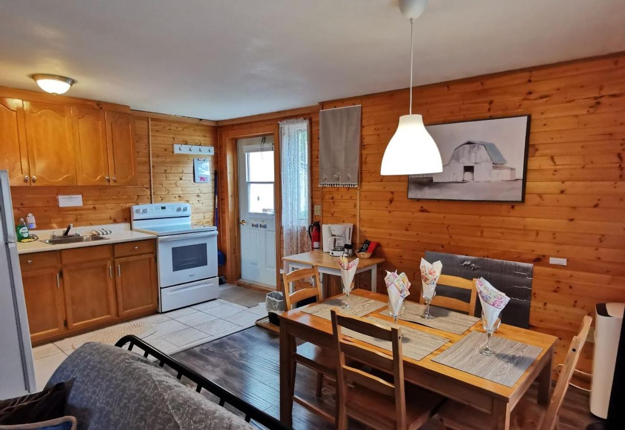 Knotty Pine Cottages, Suites & Motel Rooms Ingonish Ngoại thất bức ảnh