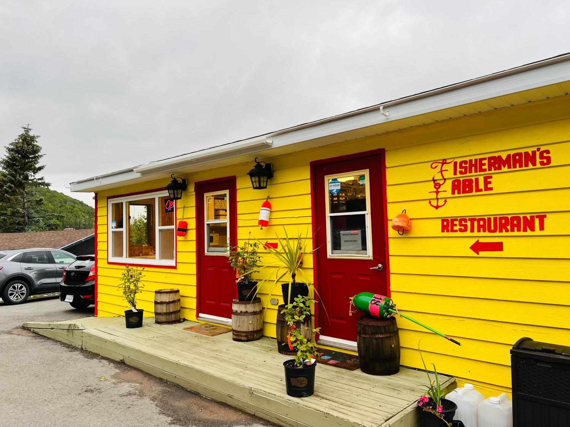 Knotty Pine Cottages, Suites & Motel Rooms Ingonish Ngoại thất bức ảnh