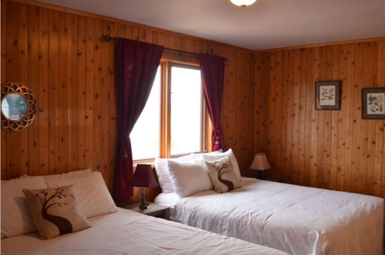 Knotty Pine Cottages, Suites & Motel Rooms Ingonish Ngoại thất bức ảnh