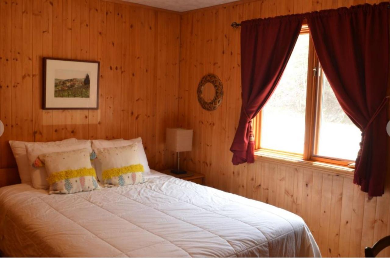 Knotty Pine Cottages, Suites & Motel Rooms Ingonish Ngoại thất bức ảnh