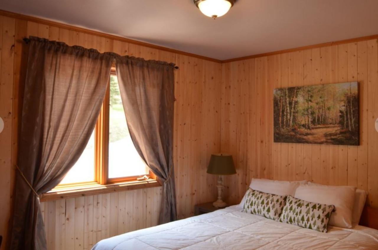 Knotty Pine Cottages, Suites & Motel Rooms Ingonish Ngoại thất bức ảnh